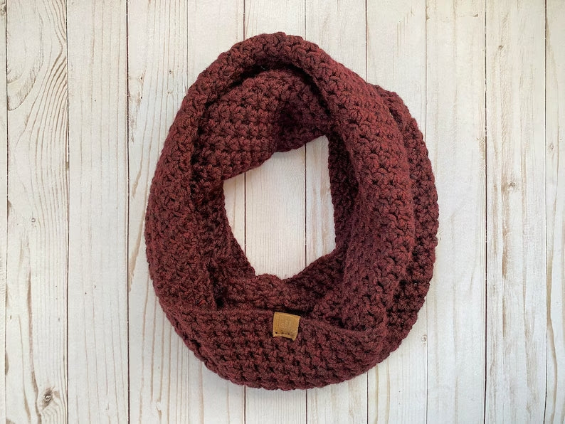 ✨ Cozy Infinity Scarf Crochet Pattern – Easy & Stylish 🧣