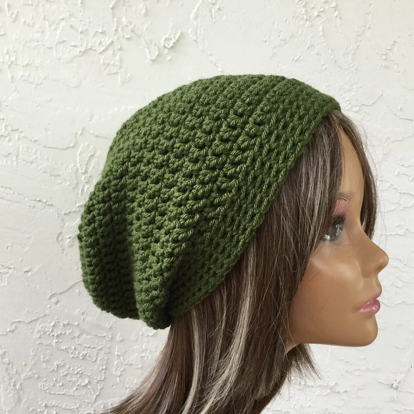 Classic Slouchy Beanie Crochet Pattern – Easy & Stylish! 🧶✨