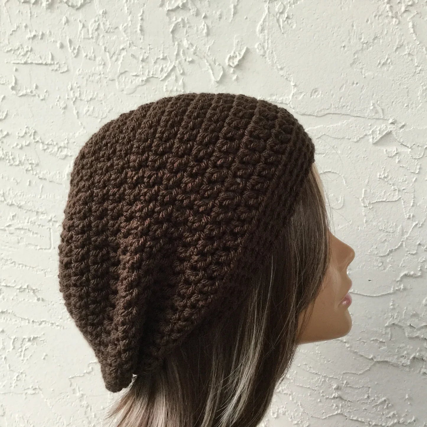 Classic Slouchy Beanie Crochet Pattern – Easy & Stylish! 🧶✨