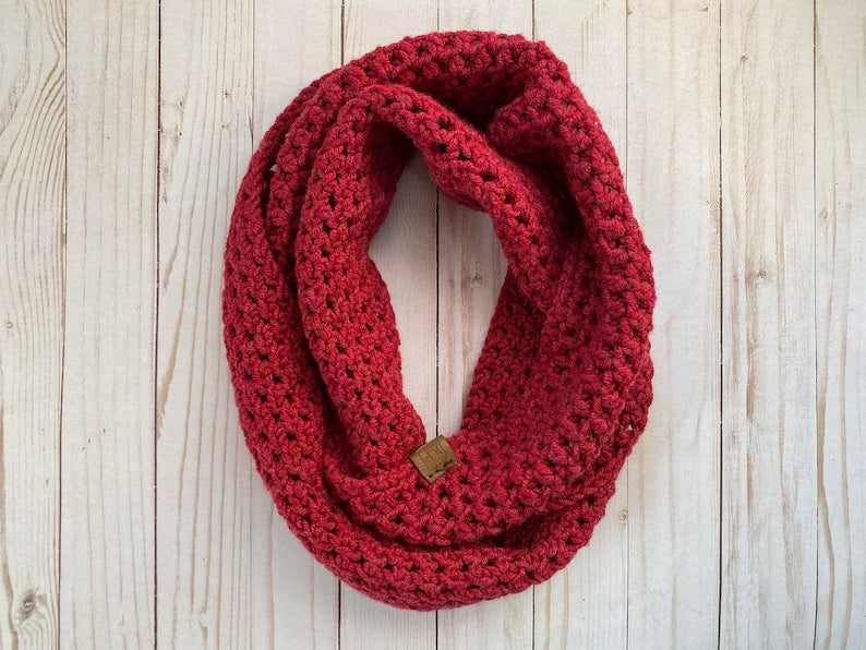 ✨ Cozy Infinity Scarf Crochet Pattern – Easy & Stylish 🧣