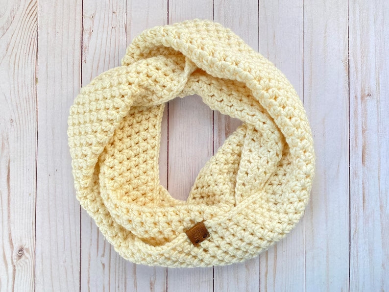 ✨ Cozy Infinity Scarf Crochet Pattern – Easy & Stylish 🧣